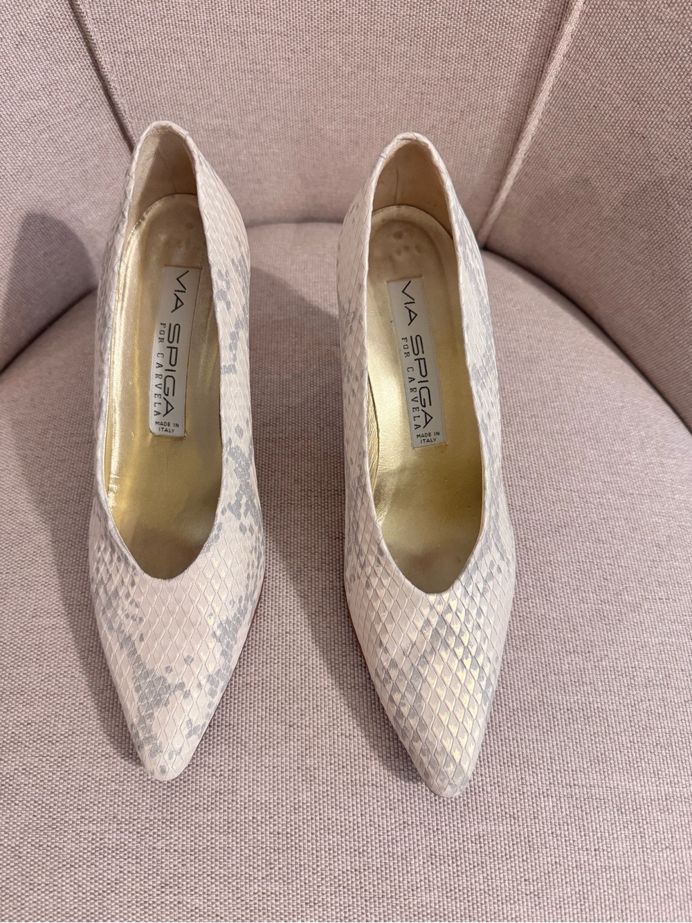 🇮🇹 Via Spiga Silver Snakeskin-Textured Pointed-Toe Pumps, Italian Leather